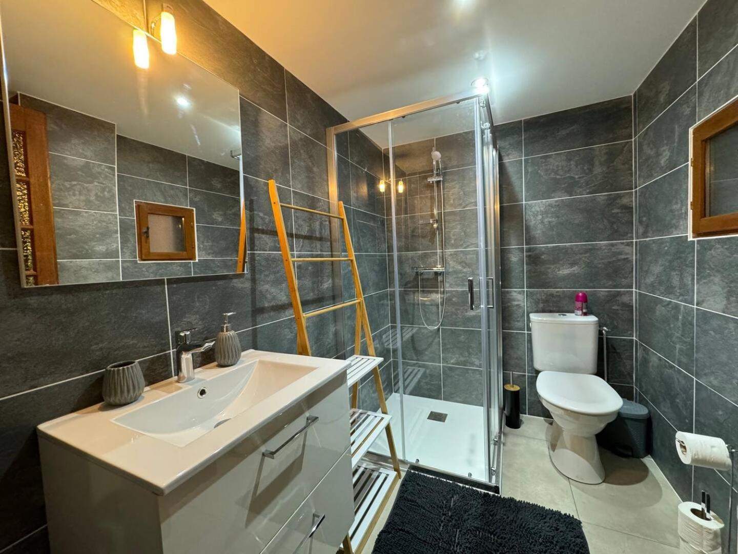 Les Chambres Tonics Montrevel-en-Bresse ภายนอก รูปภาพ